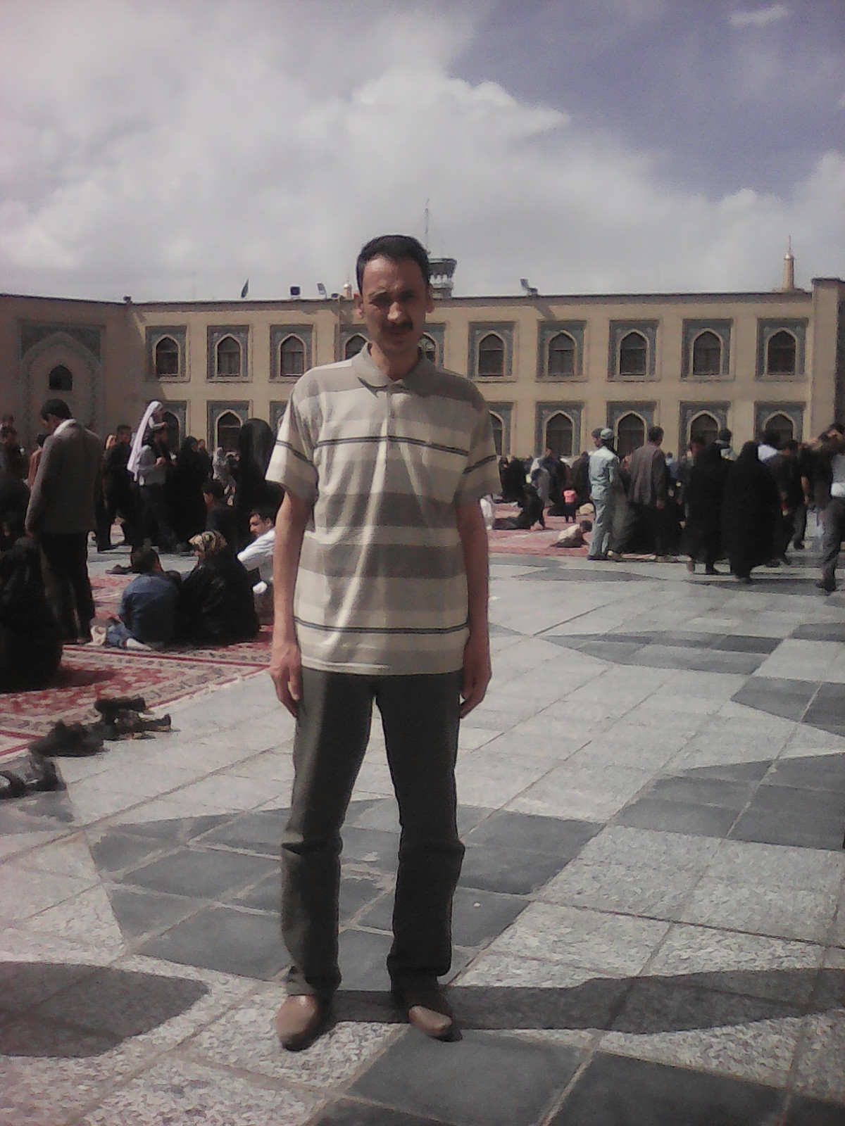 http://s8.picofile.com/file/8267747476/IMG_20130804_001_553.jpg
