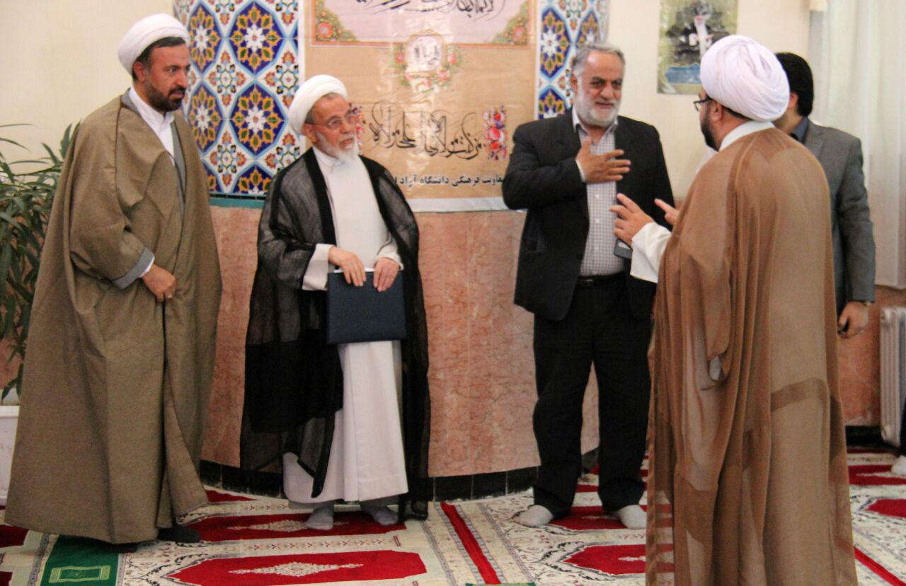 آيت‌الله دکتر هاشم هاشم‌زاده هريسي   به مناسبت عیدغدیرخم  در جمع کارکنان واحد رودهن دانشگاه آزاداسلامی