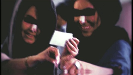 http://s8.picofile.com/file/8271963534/Halowin.JPG