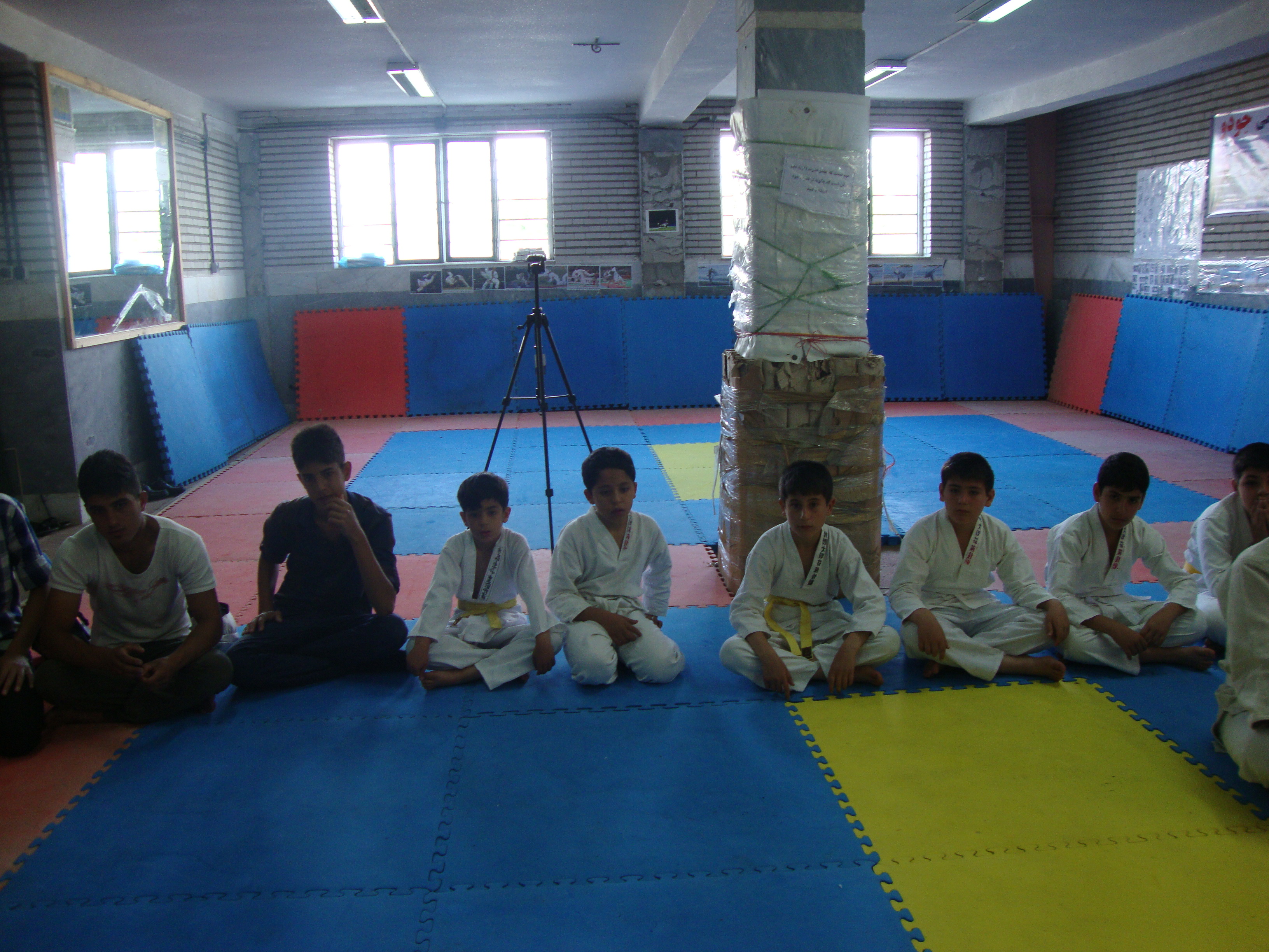 http://s8.picofile.com/file/8277209168/DSC02208.JPG