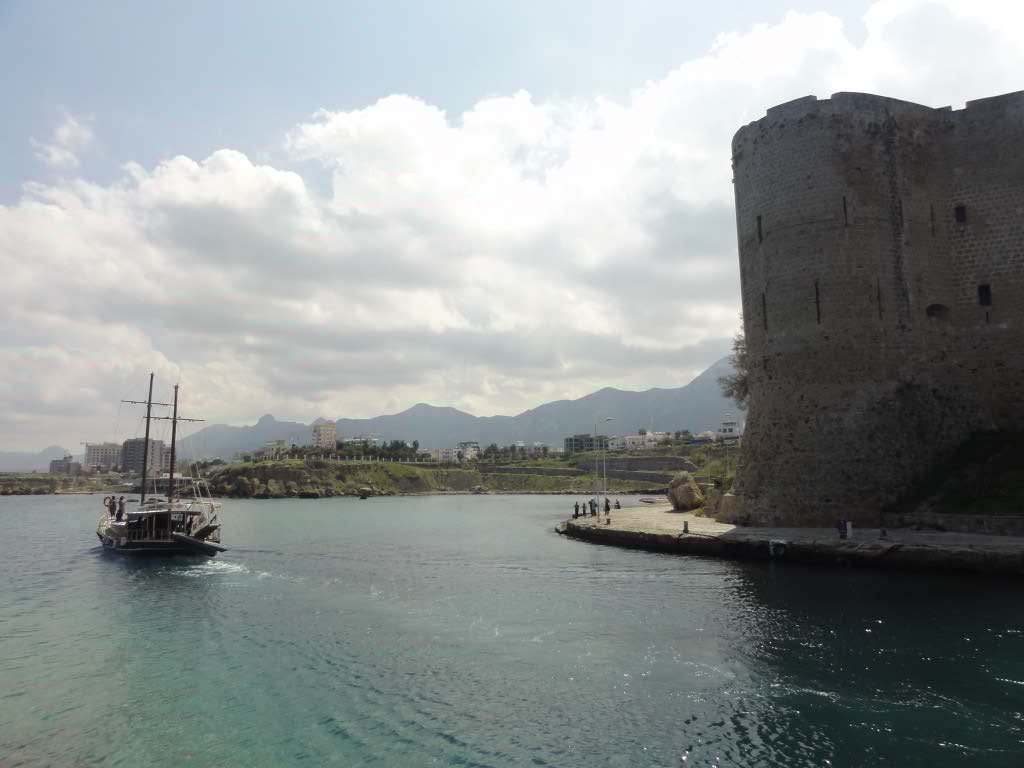 http://s8.picofile.com/file/8281851718/056.jpg