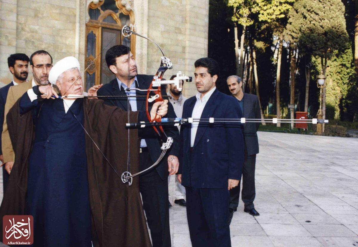 تیراندازی با کمان آیت الله هاشمی