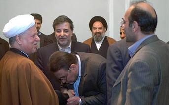 دستبوسی هاشمی