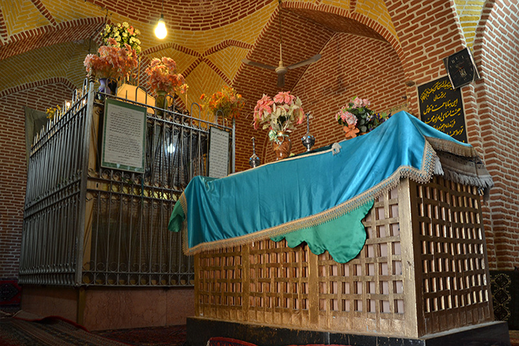 دیدنیهای میانه