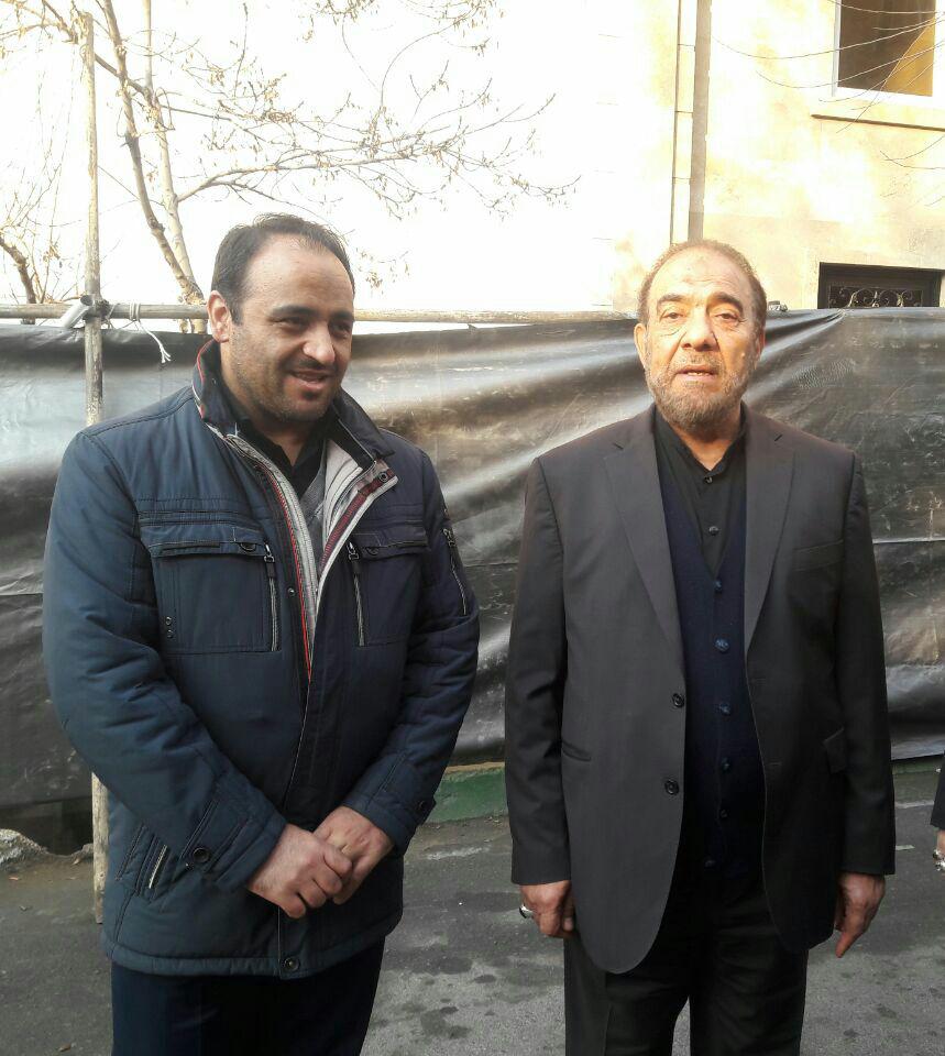 درحاشیه مراسم تشییع پیکر حضرت آیت الله هاشمی رفسنجانی مهندس وحید کاظم زاده قاضی جهانی در کنار دکتر علی محمد بشارتی وزیر کشور دولت هاشمی  