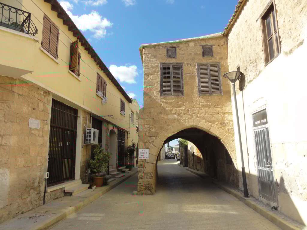 http://s8.picofile.com/file/8290888242/263.jpg
