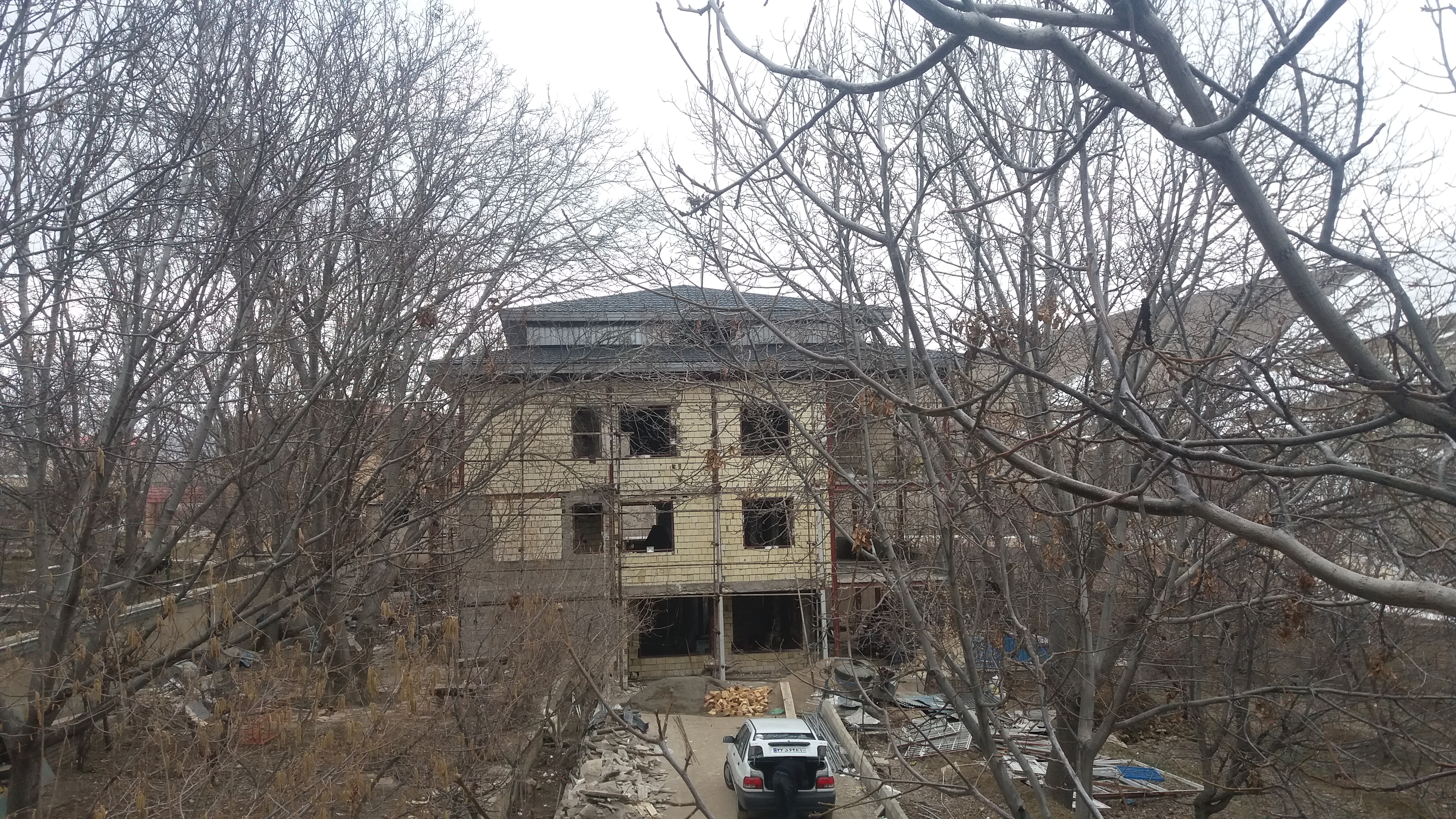 اجرای سقفهای شیبدار ویلایی با ورق گالوانیزه طرح سفال،آردواز،شینگل،دکرا،بام تایل