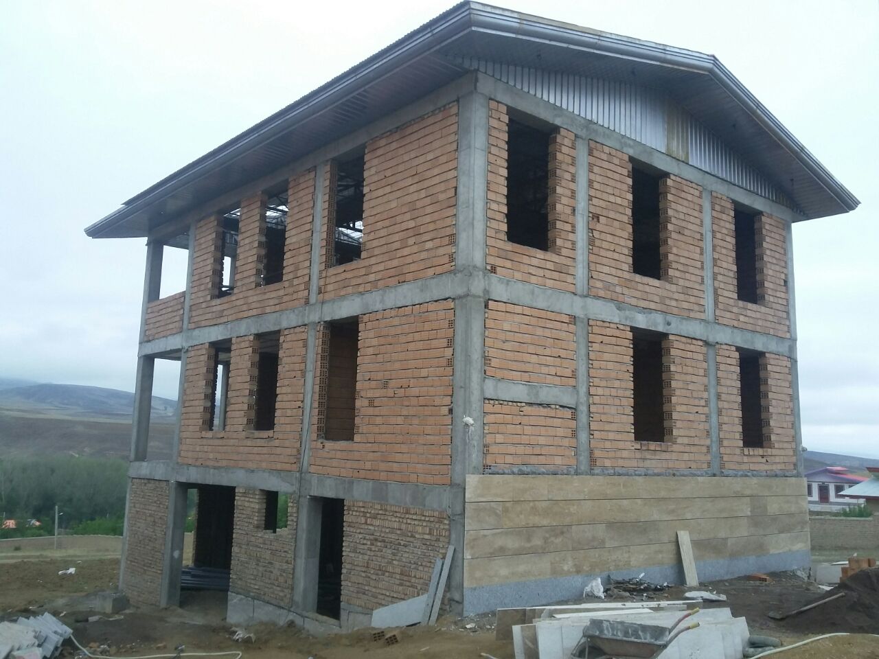 اجرای نما و لمبه دور ساختمان