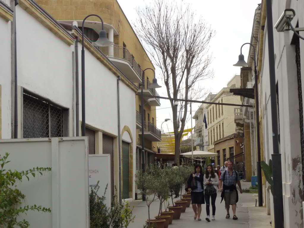 http://s8.picofile.com/file/8296766542/341.jpg