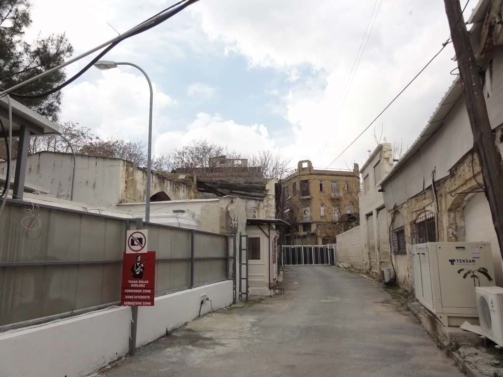 http://s8.picofile.com/file/8296766568/345.jpg