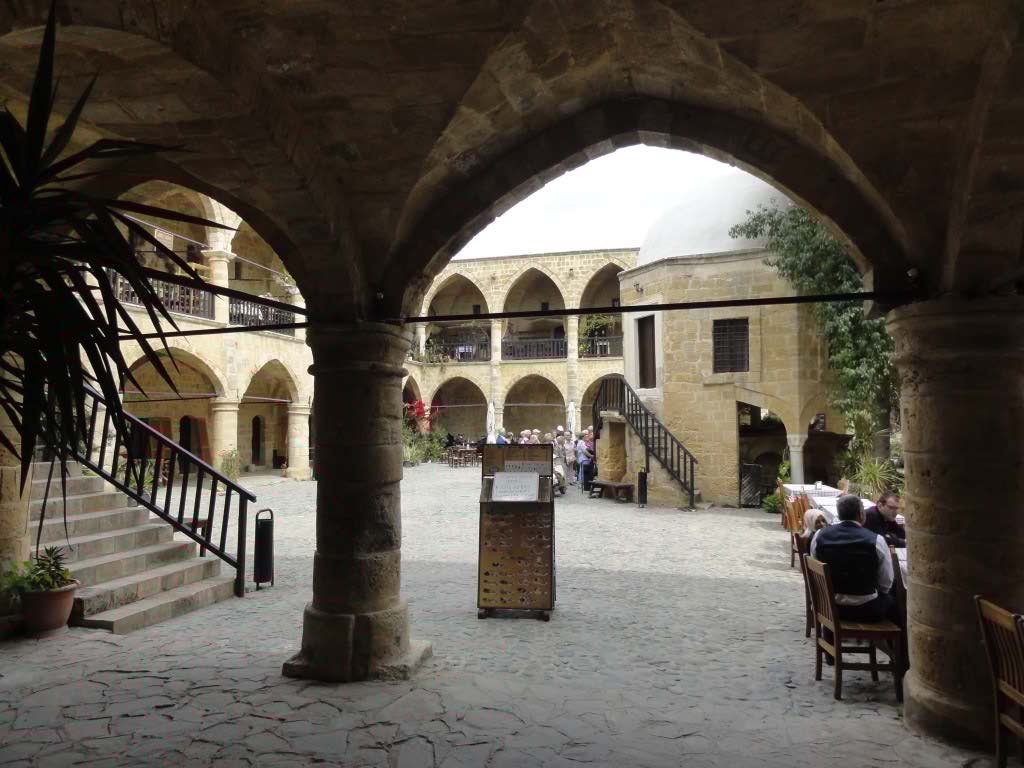 http://s8.picofile.com/file/8296766600/348.jpg
