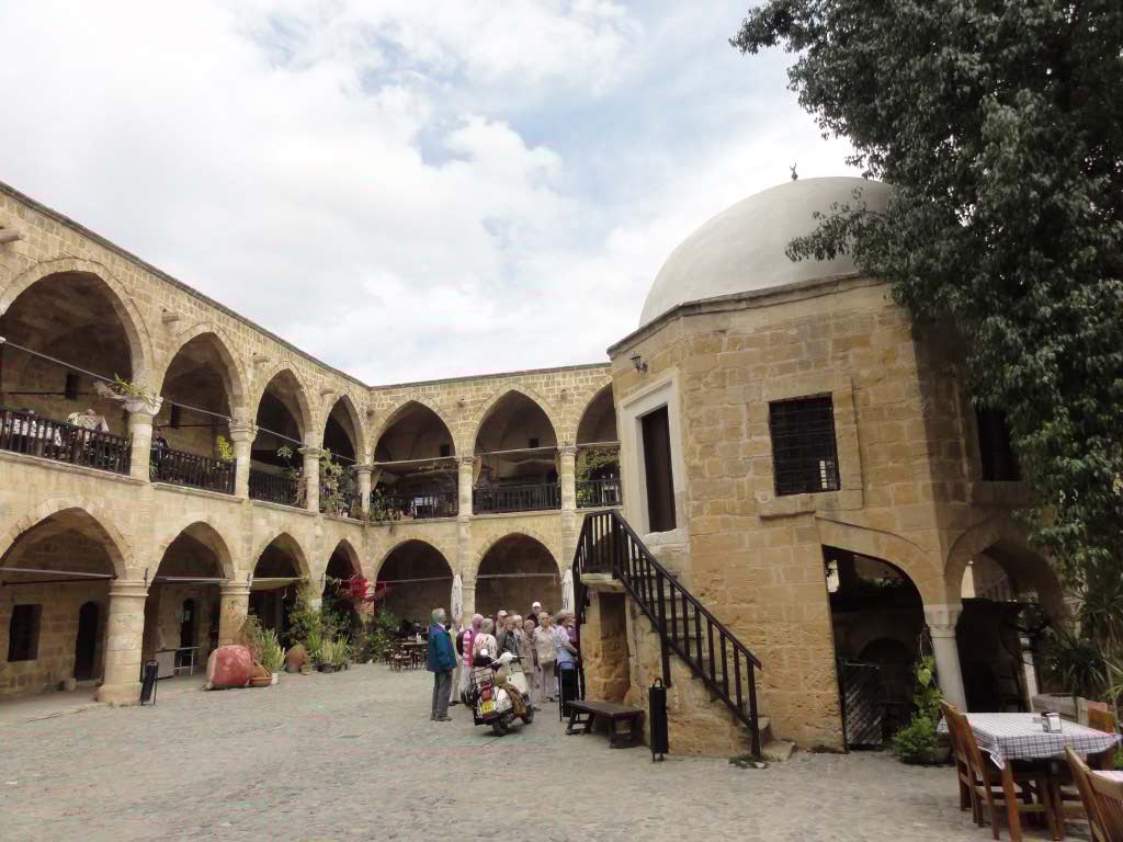 http://s8.picofile.com/file/8296766618/350.jpg