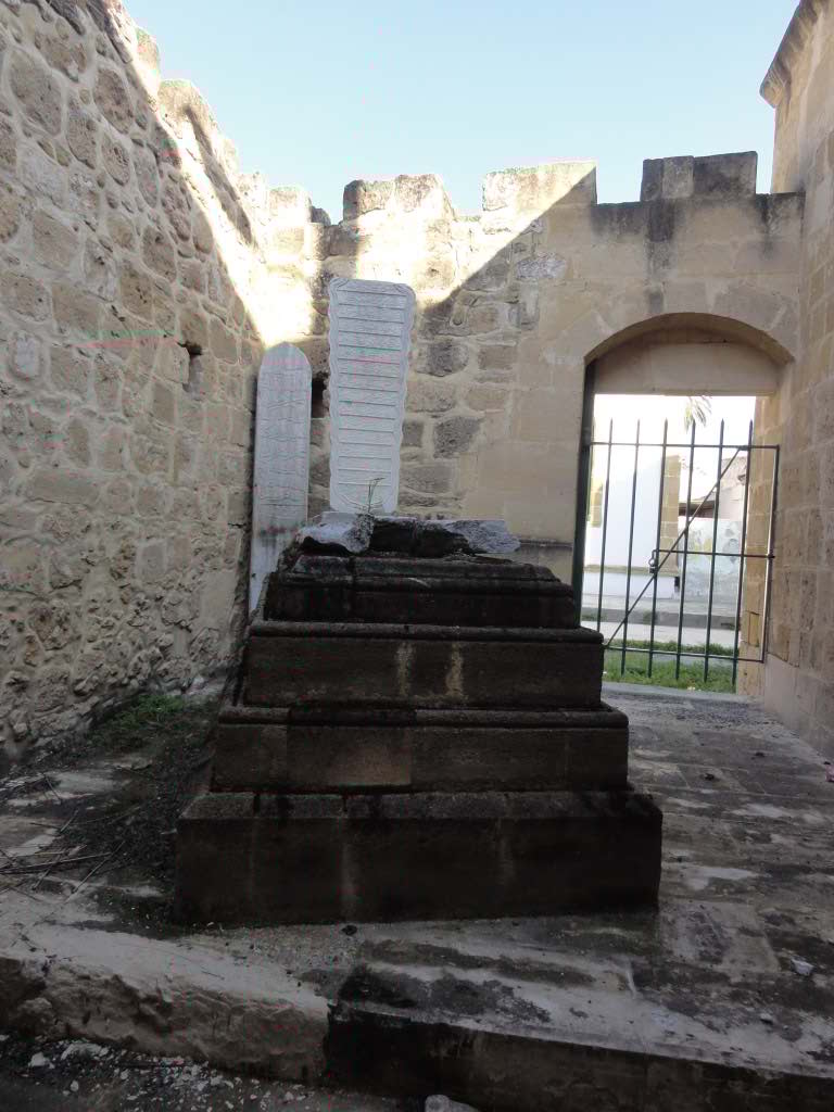 http://s8.picofile.com/file/8296766984/406.jpg