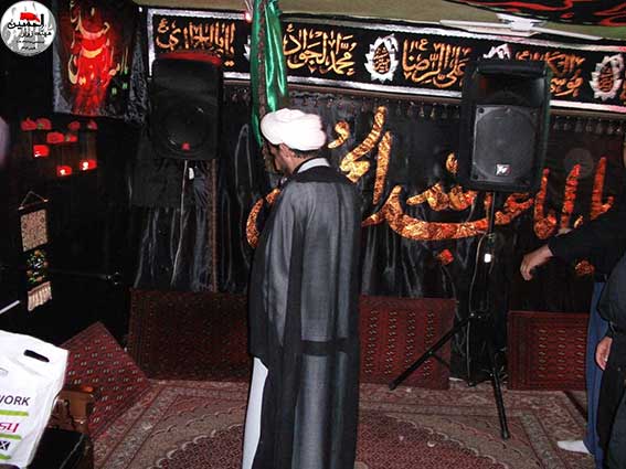 اقامه نماز جماعت مغرب وعشاء درمراسم پنجمین سالگرد شهادت شهید مدافع وطن محمدعلی دولت آبادی درحسینیه شهید دولت آبادی-شهدای نیروی انتظامی