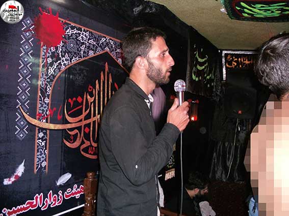 مداحی وسینه زنی درمراسم پنجمین سالگرد شهادت شهیدمحمدعلی دولت آبادی هیئت زوارالحسین(ع) درحسینیه شهیددولت آبادی-شهدای نیروی انتظامی