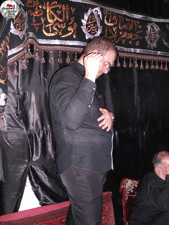مداحی وسینه زنی درمراسم پنجمین سالگرد شهادت شهیدمحمدعلی دولت آبادی هیئت زوارالحسین(ع) درحسینیه شهیددولت آبادی-شهدای نیروی انتظامی