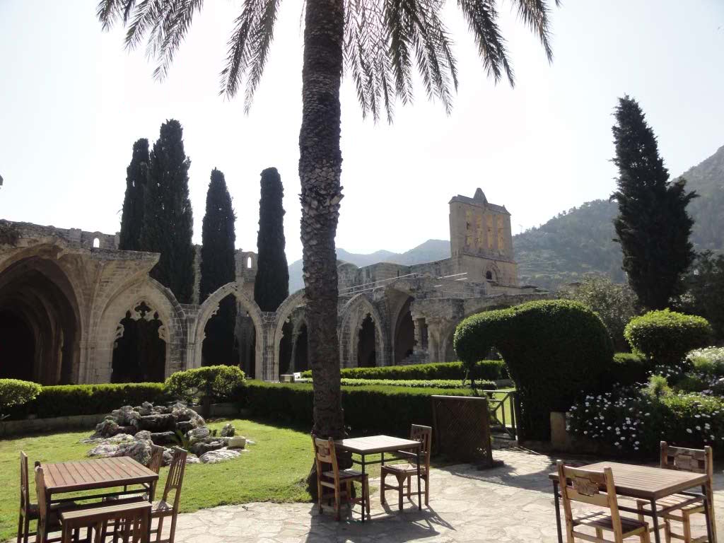 http://s8.picofile.com/file/8300389518/469.jpg
