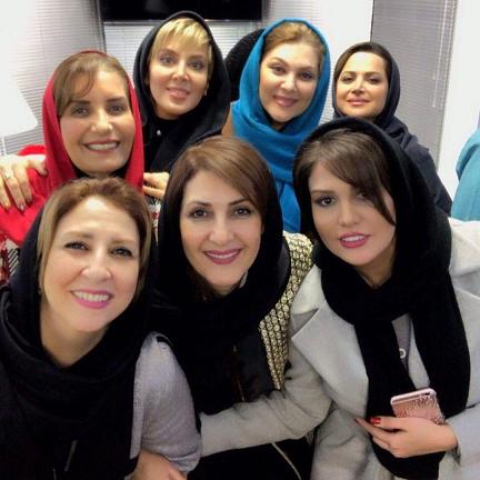 عکس دست جمعي بازيگران زن عکس دست جمعي بازيگران زن