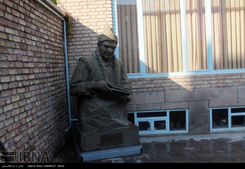مجسمه شهریار