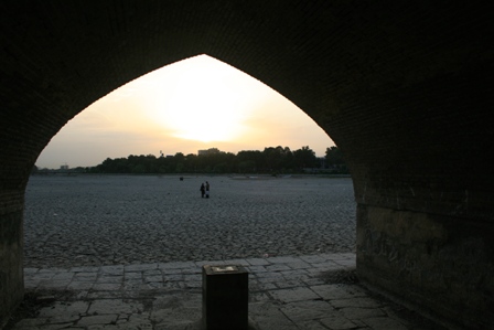 http://s8.picofile.com/file/8308586968/o1.jpg