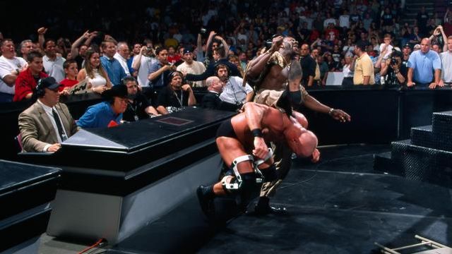 http://s8.picofile.com/file/8315101634/King_of_the_Ring_2001_10.jpg