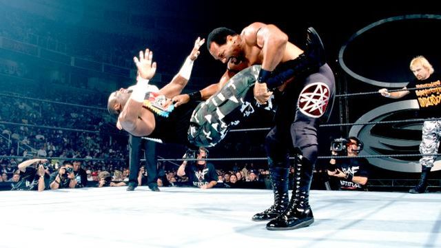 http://s8.picofile.com/file/8315105700/Summerslam_2001_1.jpg