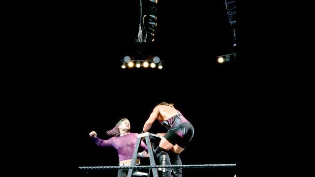 http://s8.picofile.com/file/8315105784/Summerslam_2001_11.jpg