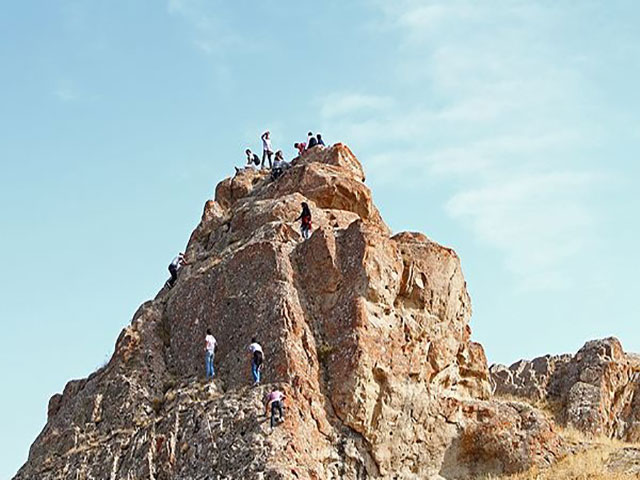 صعود به قلعه جوشین