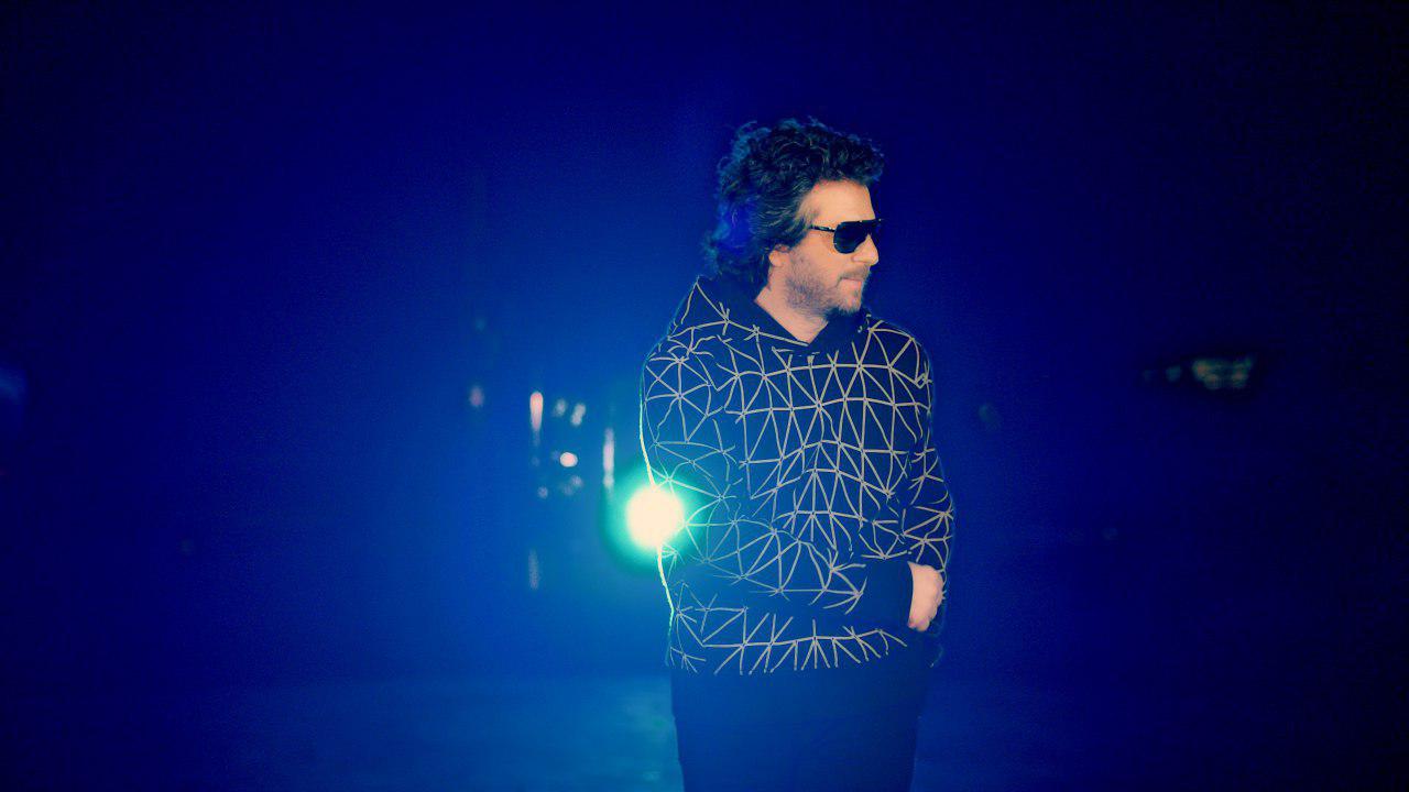 http://s8.picofile.com/file/8320697918/Dari_Dari_MusicVideo_Pics2.jpg