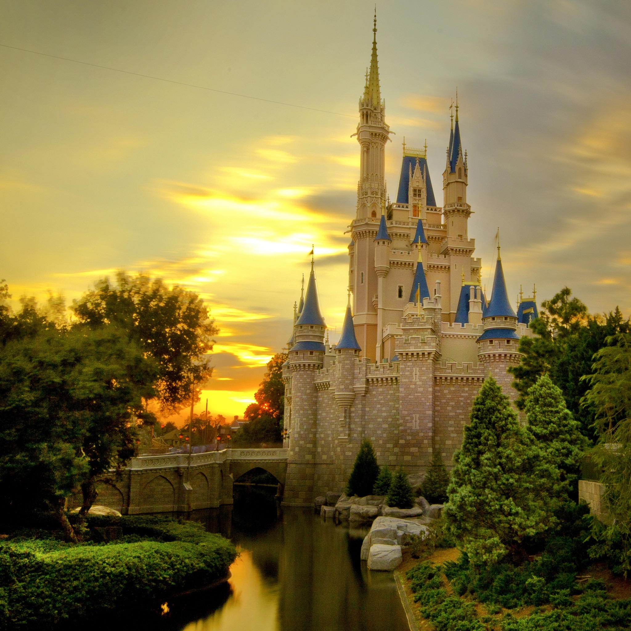 sunset_over_cinderella_castle_wallpaper