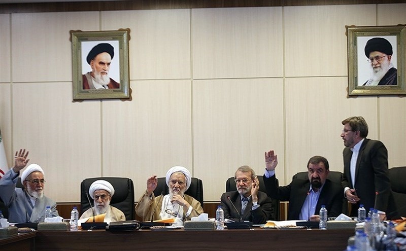 توضیح کدخدایی درباره عکس بیربط حاشیه مجمع توضیح کدخدایی درباره عکس بیربط حاشیه مجمع