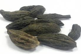  هلیله سیاه تقویت کننده حافظه است و مانع از سفید شدن مو می شود، همچنین جویدن روزانه مقداری از آن به صورت ناشتا بواسیر، قولنج و یبوست و آسم را درمان می کند 