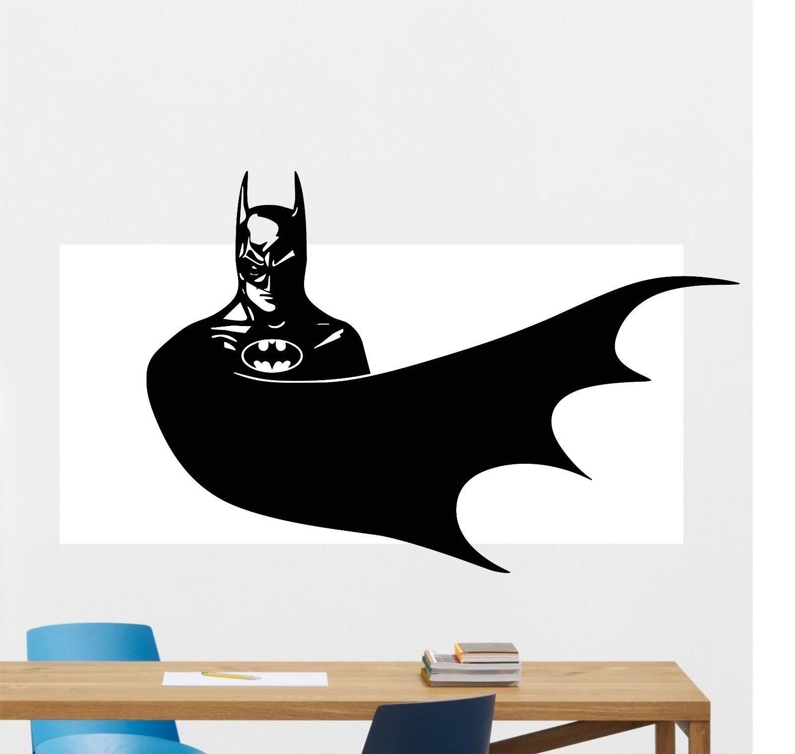 http://s8.picofile.com/file/8338648618/Batman_1_.jpg