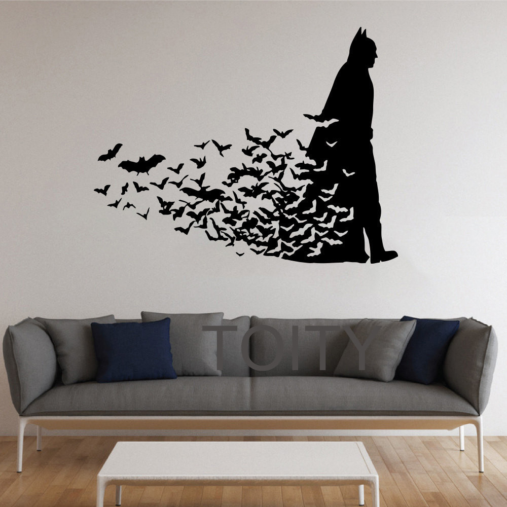 http://s8.picofile.com/file/8338648650/Batman_2_.jpg