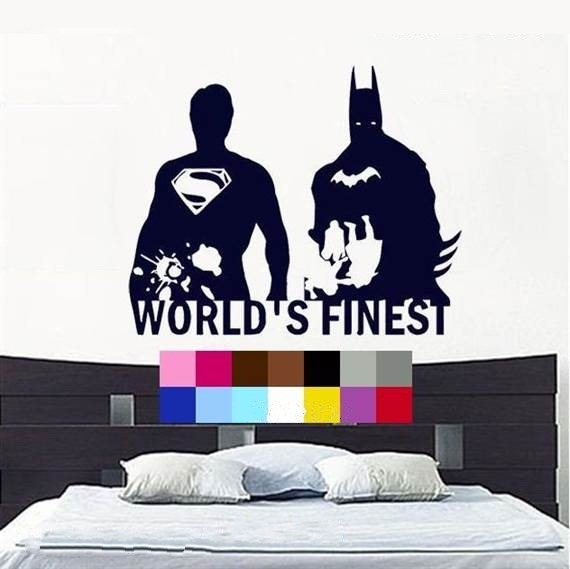 http://s8.picofile.com/file/8338648684/Batman_4_.jpg