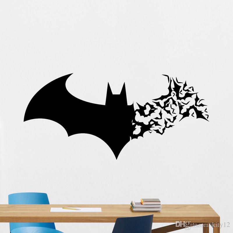 http://s8.picofile.com/file/8338649068/Batman_19_.jpg