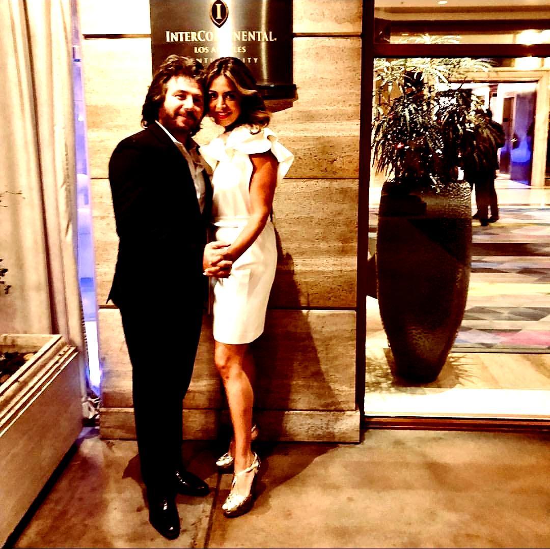 http://s8.picofile.com/file/8339936542/Mansour_Sogol_10Th_Wedding_Day.jpg