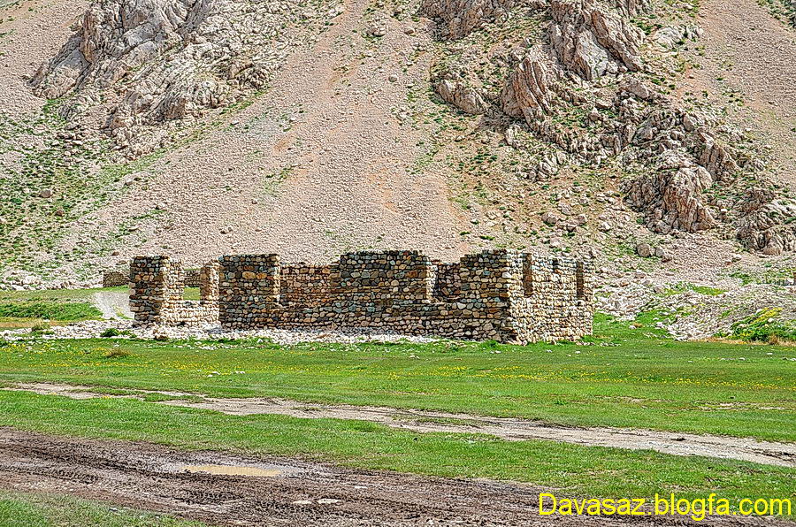 بنای نیمه کاره بنای نیمه کاره