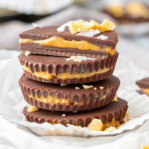 http://s8.picofile.com/file/8341535884/dulce_de_leche_chocolate_cups_image_500x500.jpg