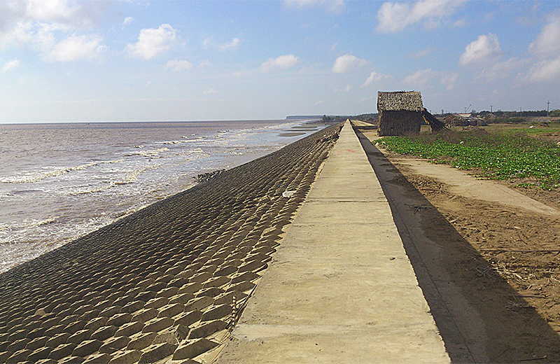 تخمین هزینه توسعه شبکه کنترل سیل و هدایت و ذخیره سیلاب در مناطق مرزی و ساحلی کشور