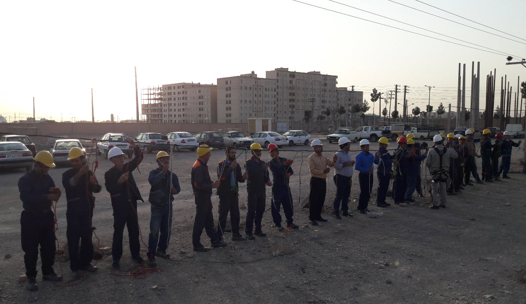 امداد و نجات، نجات از روی پایه برق، ایمنی برق